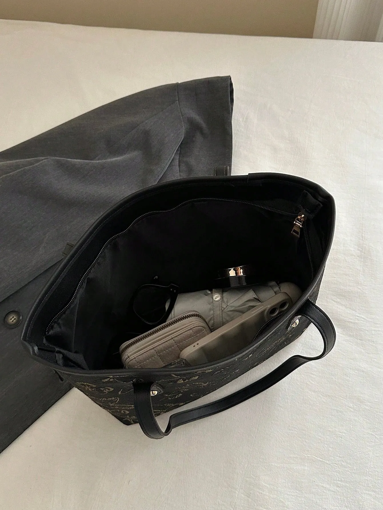 1pc Simple Black Nylon Butterfly Print Rivet Decor Large Capacity Tote Shoulder Handbag For Women