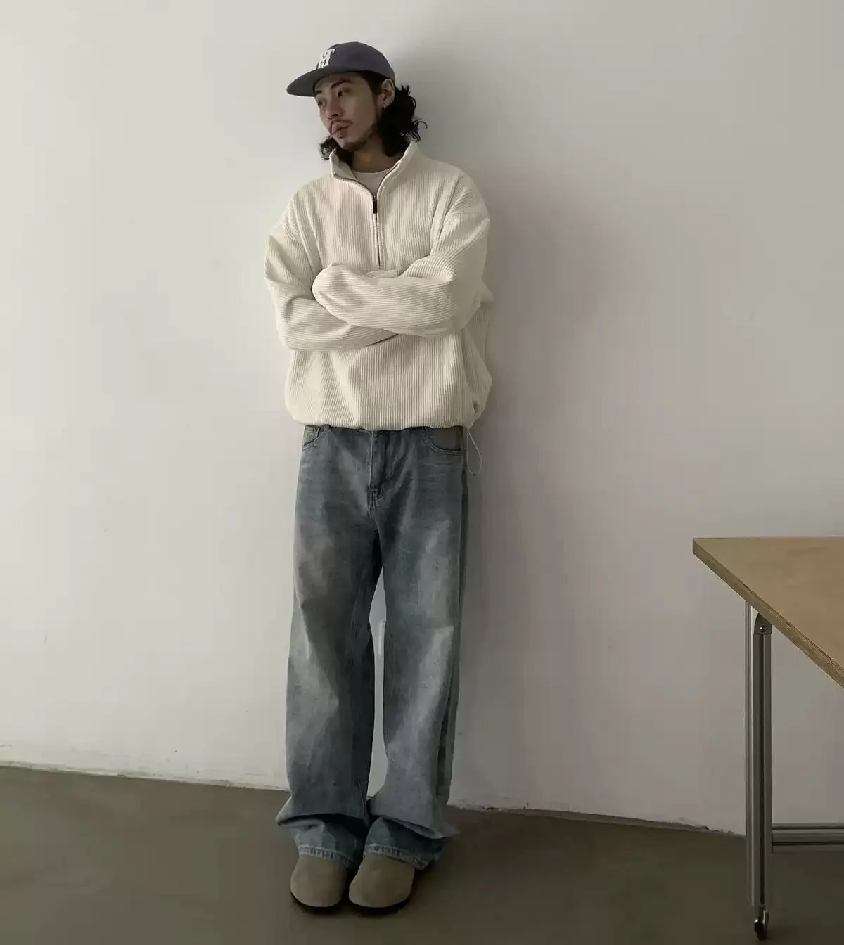 Casual Buttoned Faded Jeans
