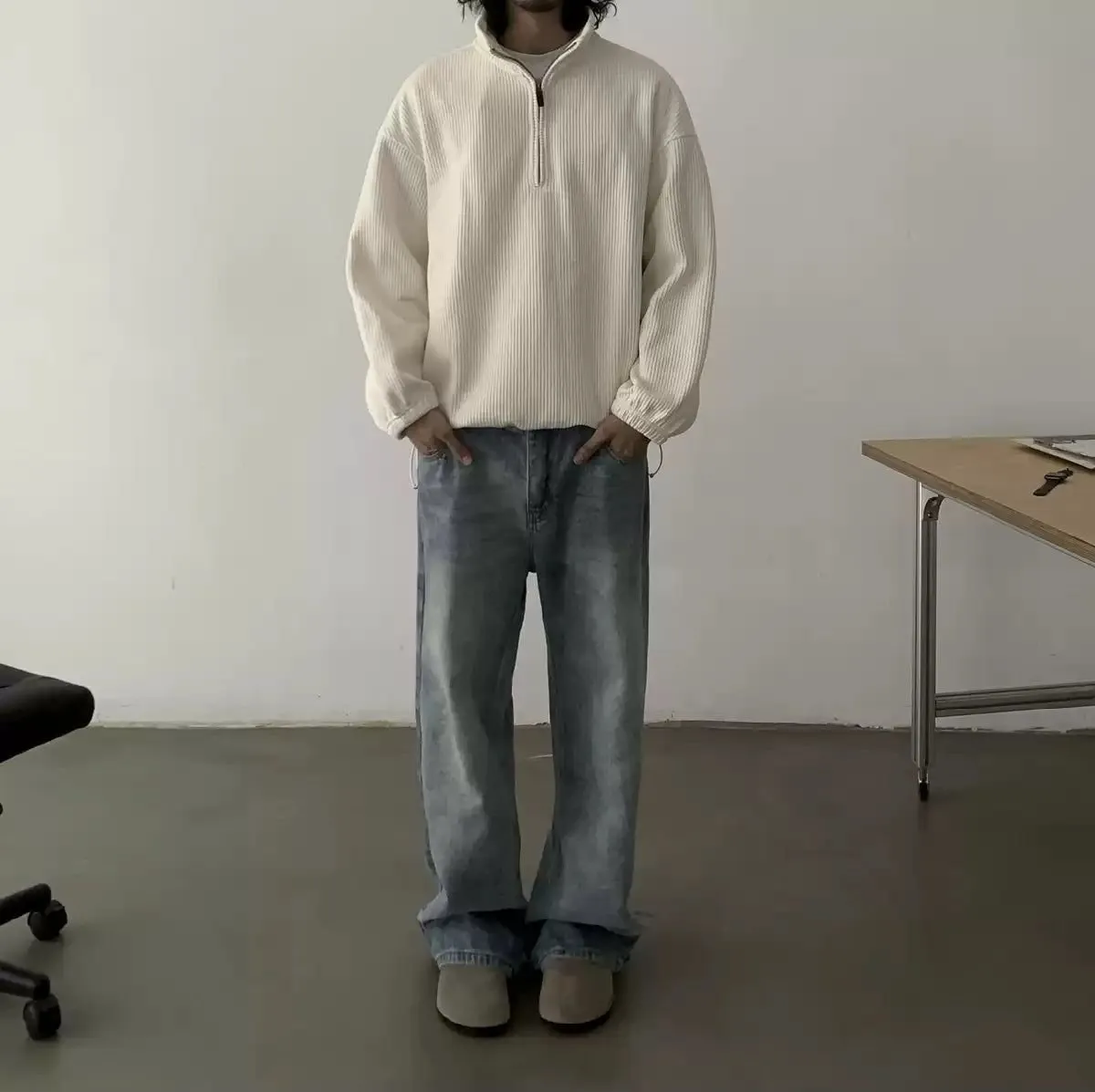Casual Buttoned Faded Jeans