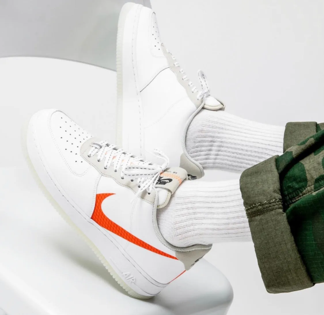 CE - AF1 luminous white orange