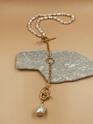 Classic Toggle Pearl Necklace