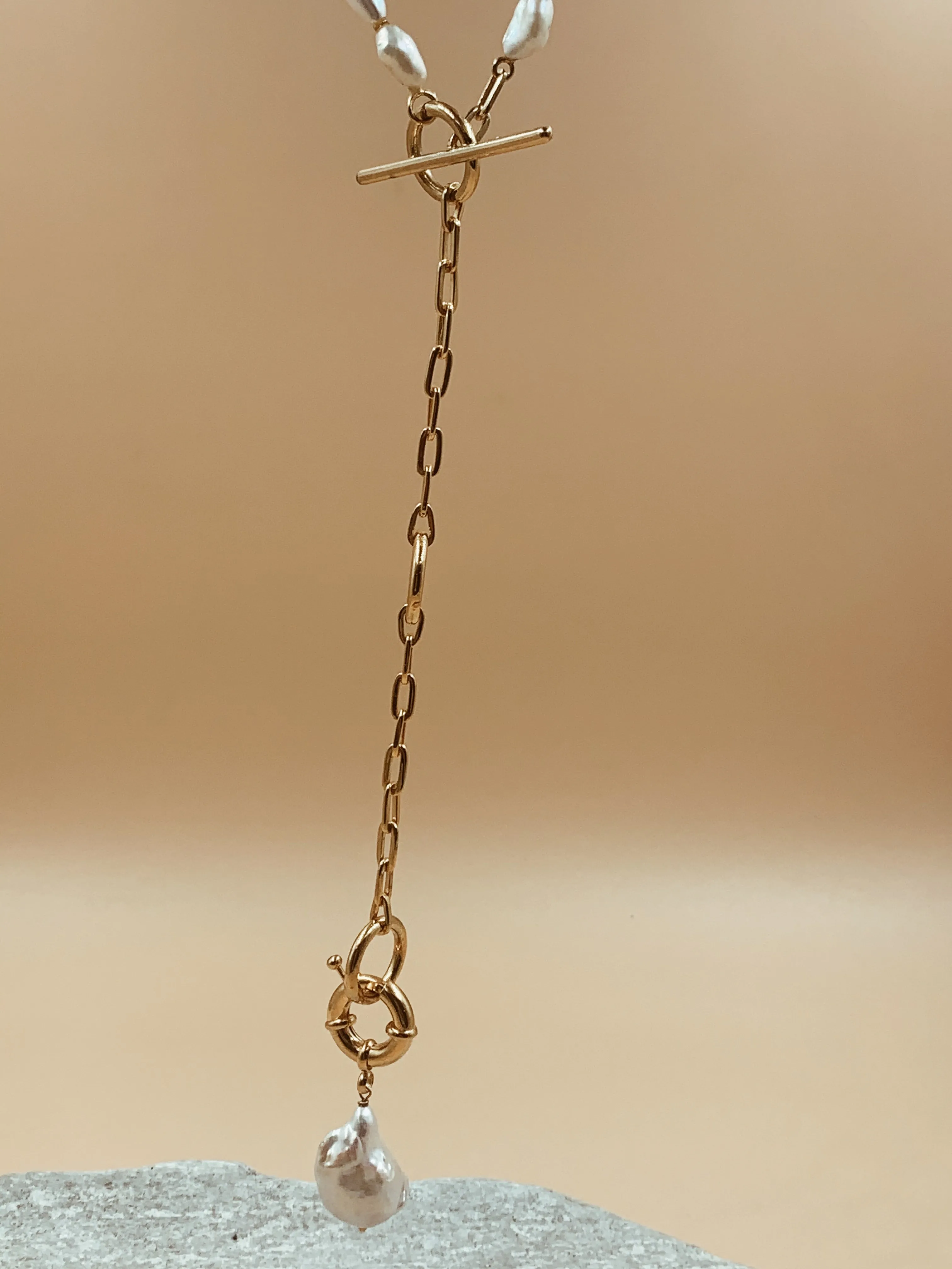 Classic Toggle Pearl Necklace