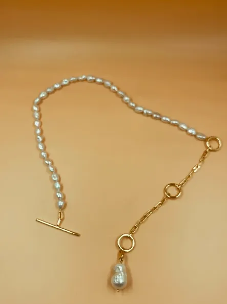 Classic Toggle Pearl Necklace
