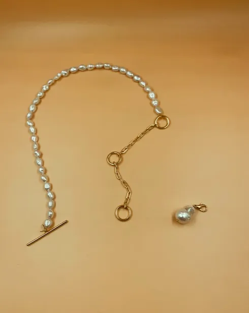 Classic Toggle Pearl Necklace