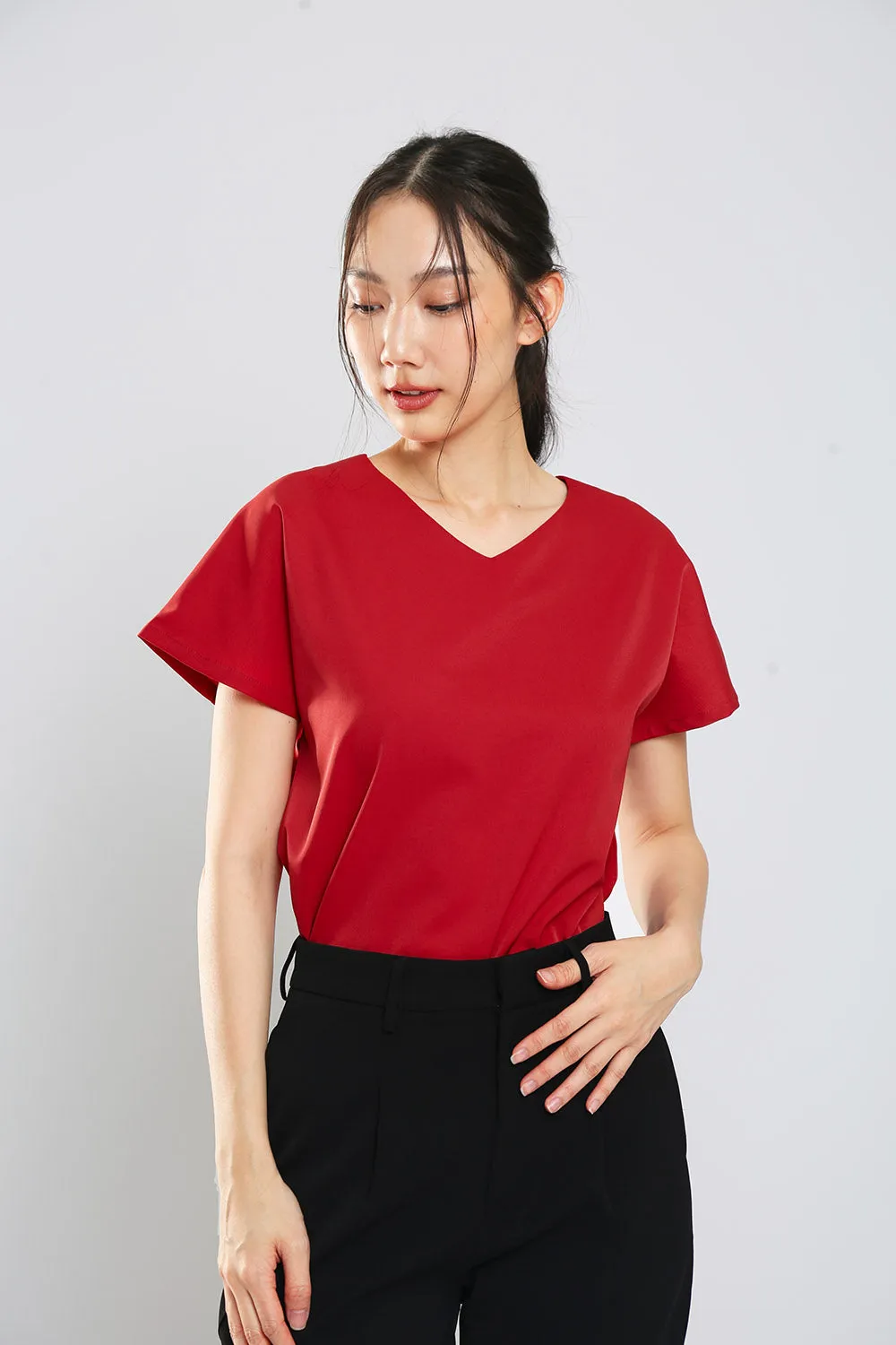 Danna V-Neck Top in Brick Red