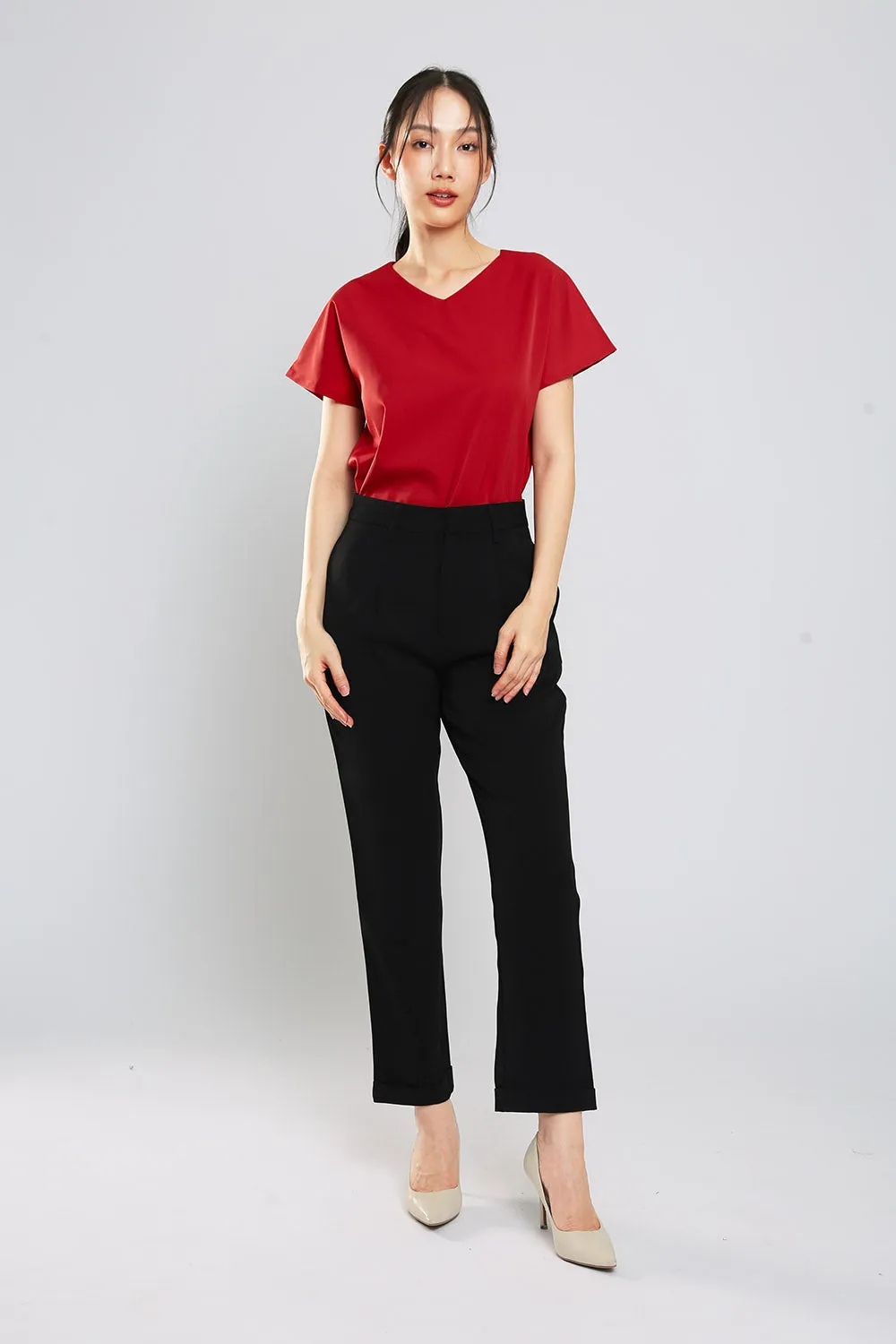 Danna V-Neck Top in Brick Red