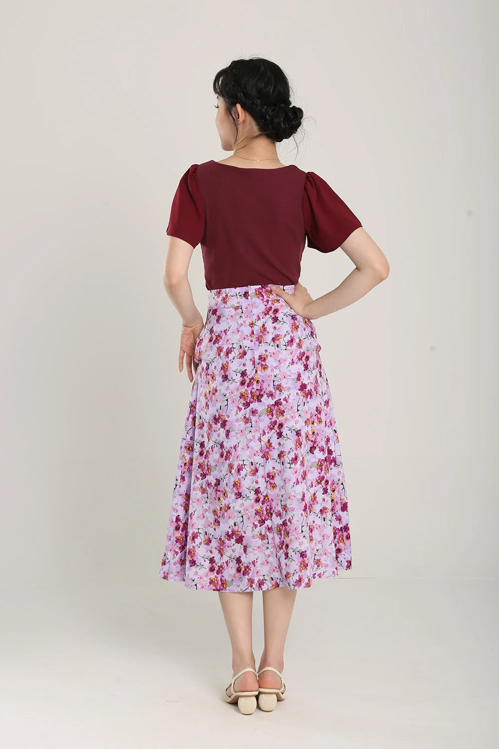 Delania Floral Print Midi Skirt in Lavender Red