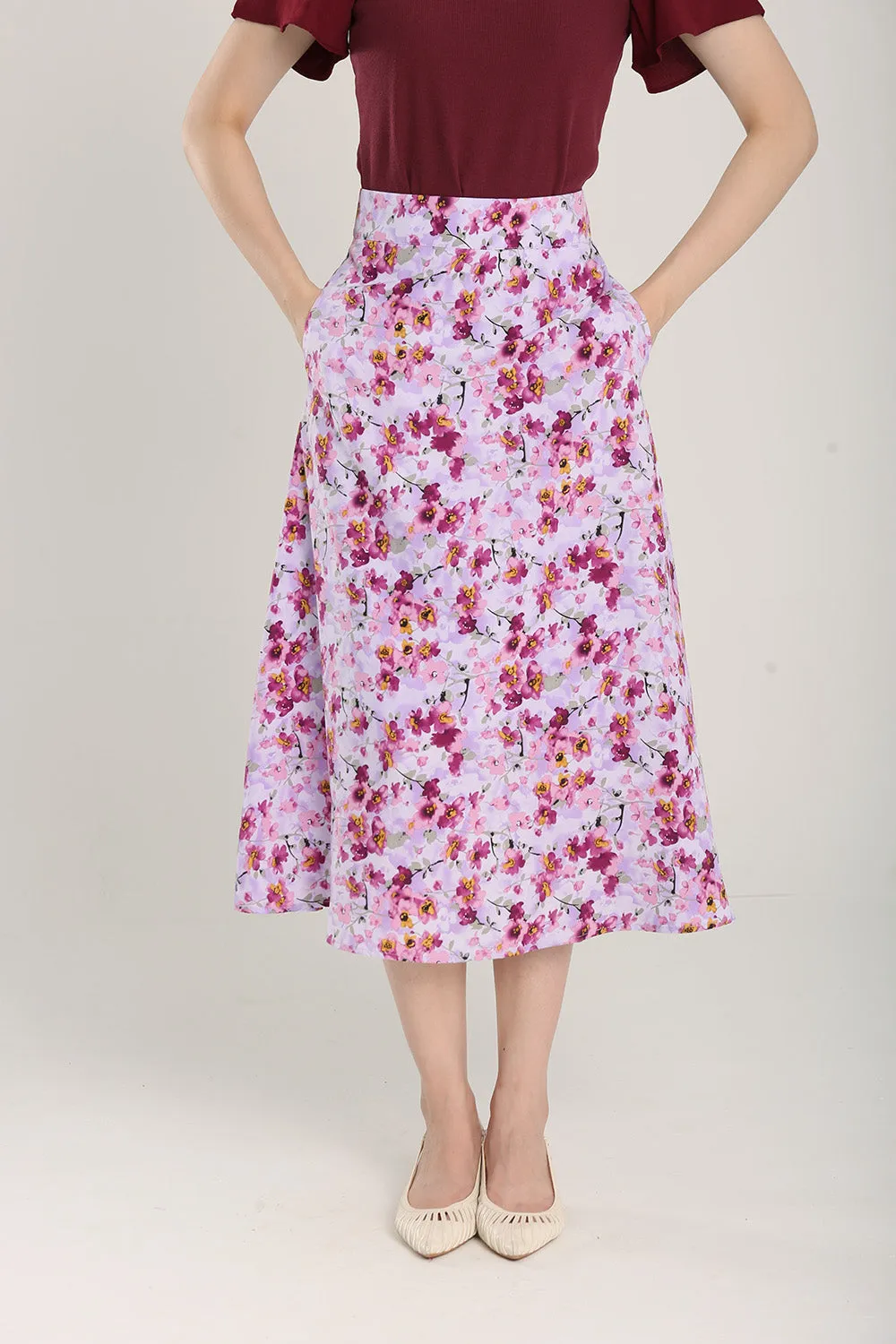 Delania Floral Print Midi Skirt in Lavender Red
