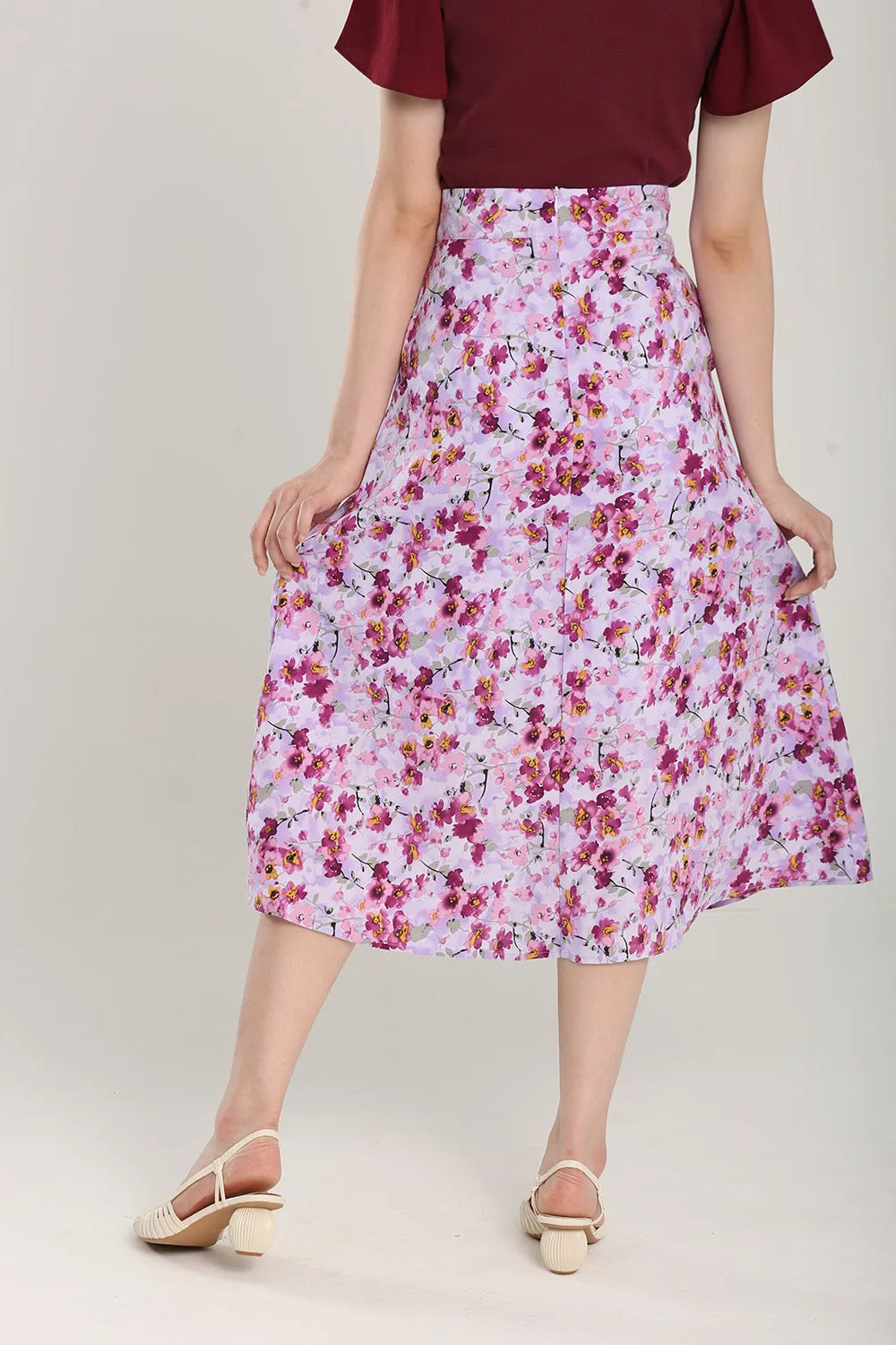 Delania Floral Print Midi Skirt in Lavender Red