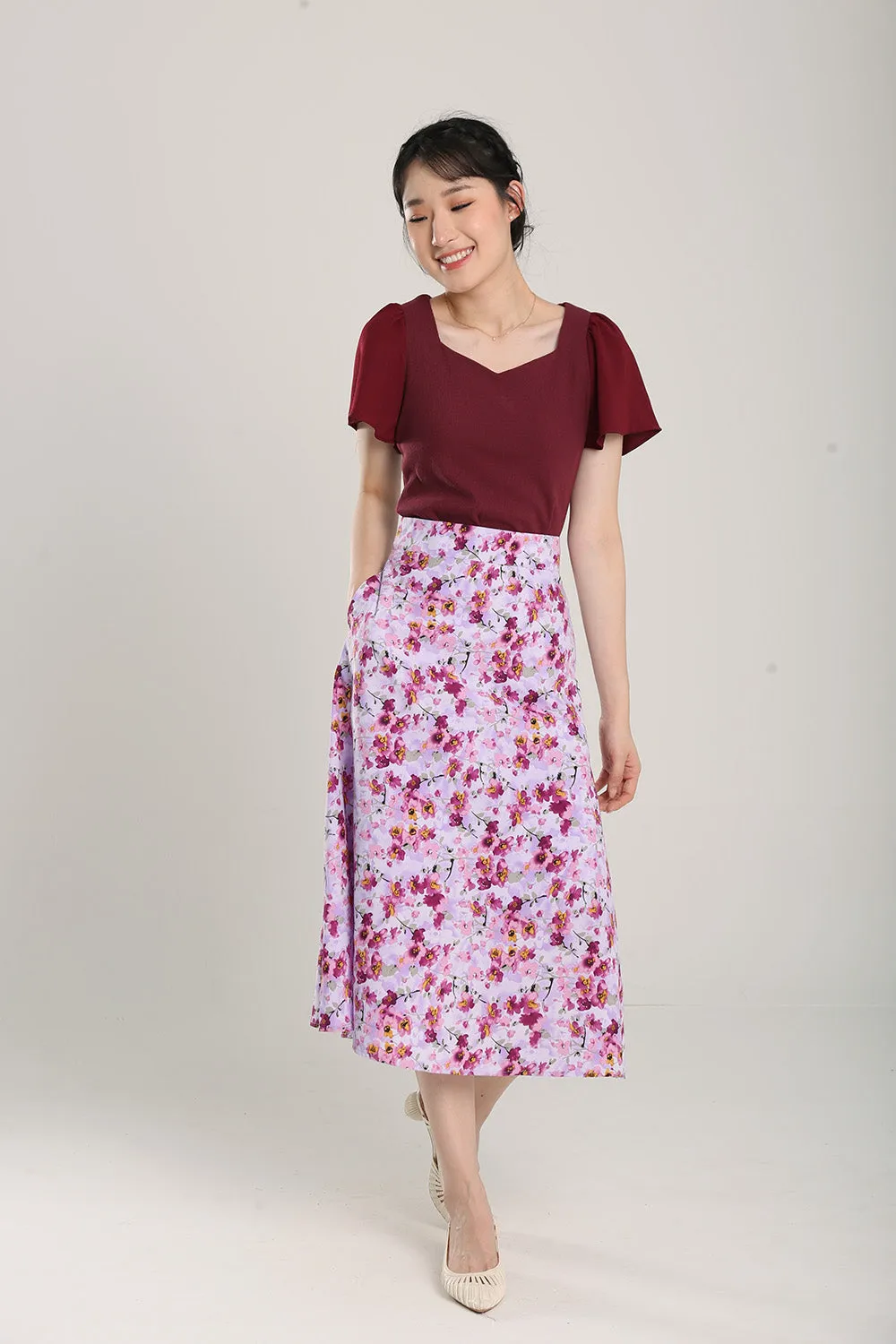 Delania Floral Print Midi Skirt in Lavender Red