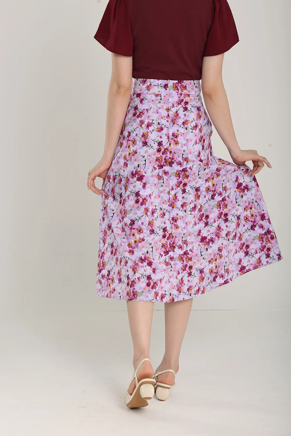 Delania Floral Print Midi Skirt in Lavender Red