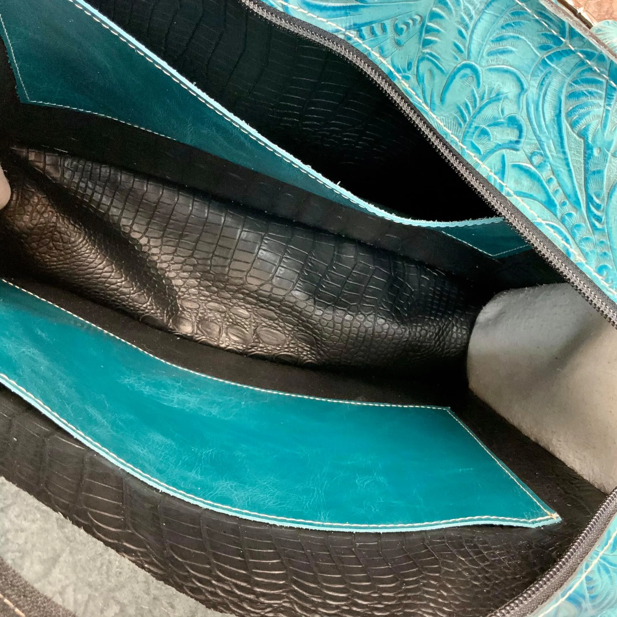 Get Outta Town Tote - #18548