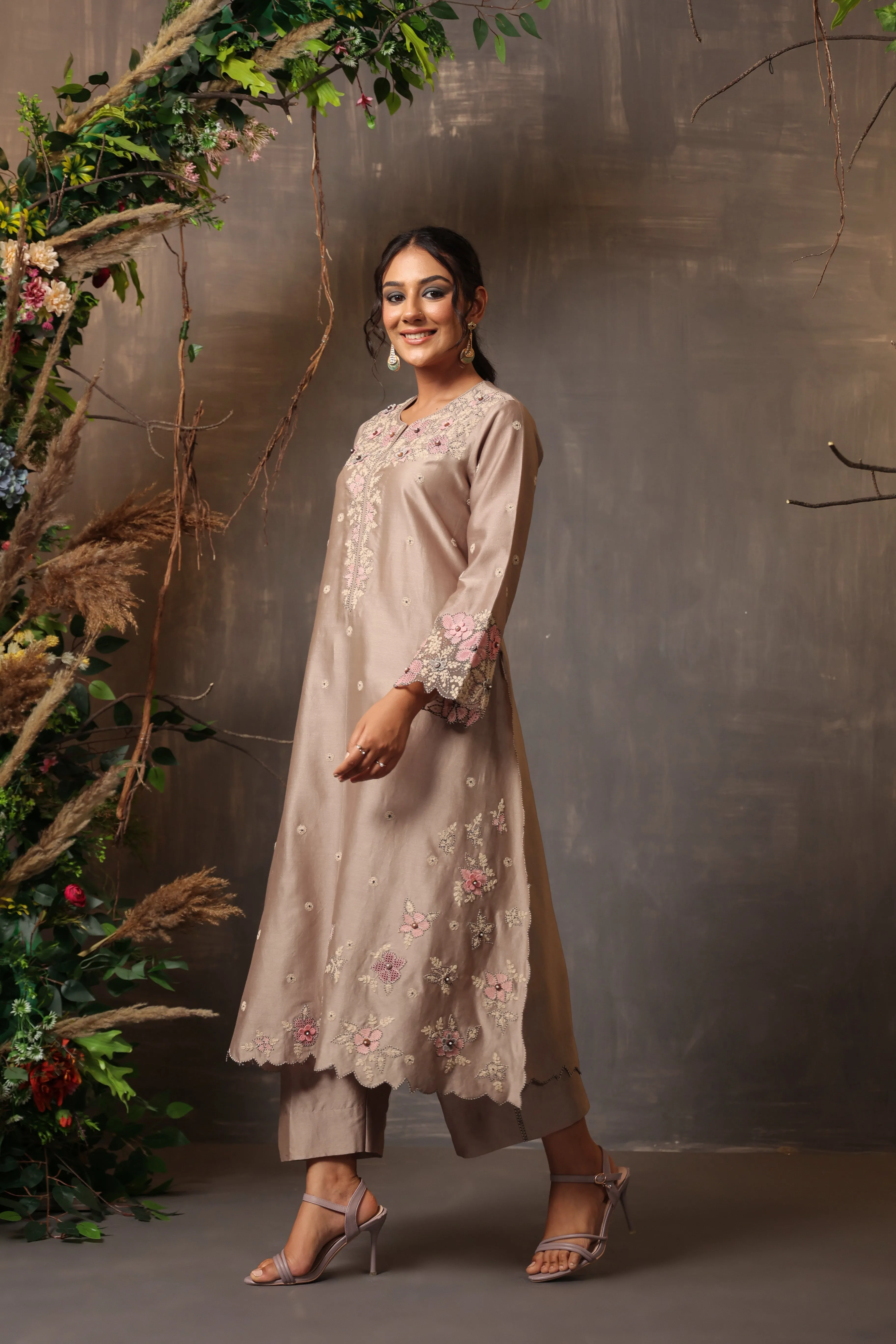 Gulshan Applique Kurta Set Grey