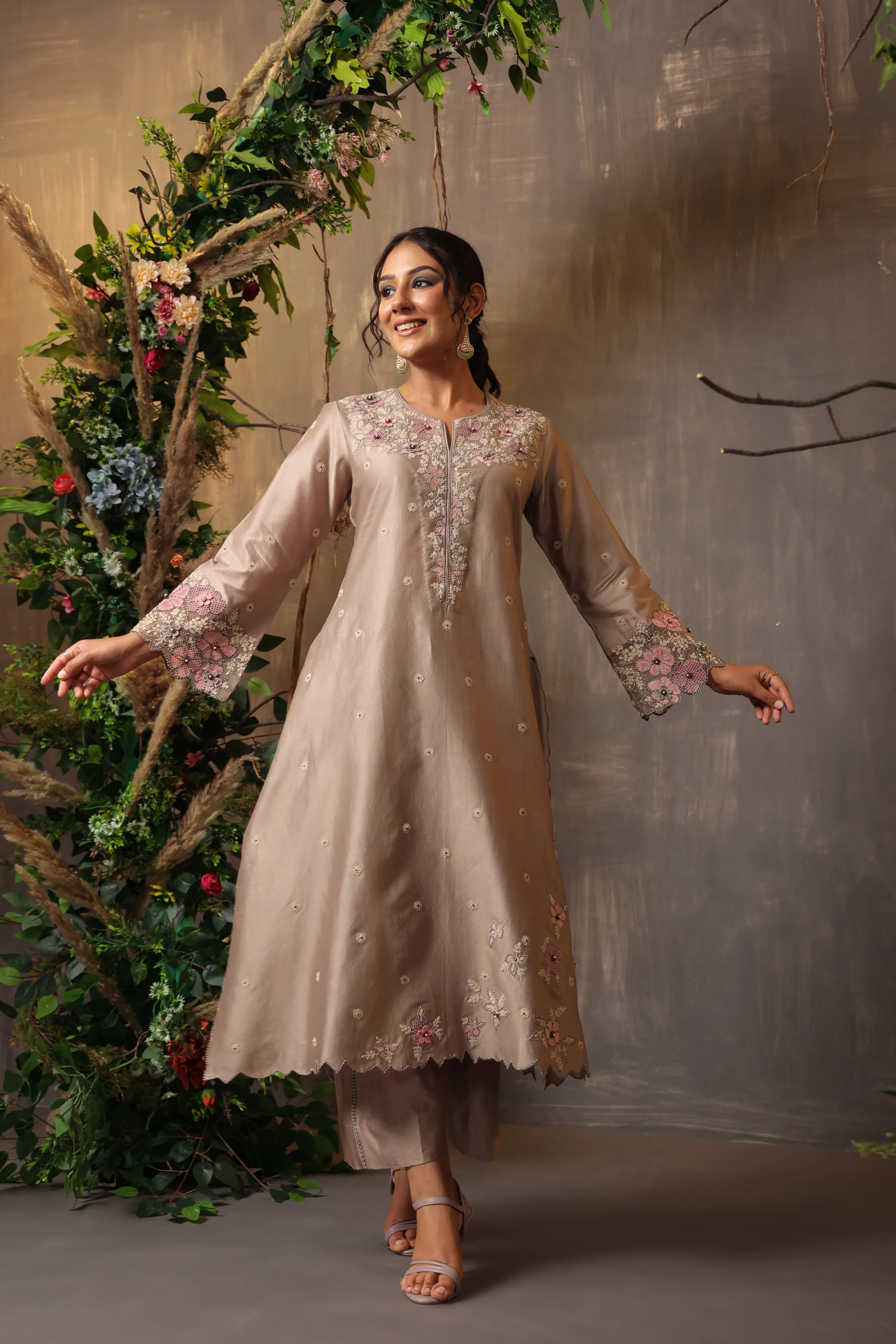 Gulshan Applique Kurta Set Grey
