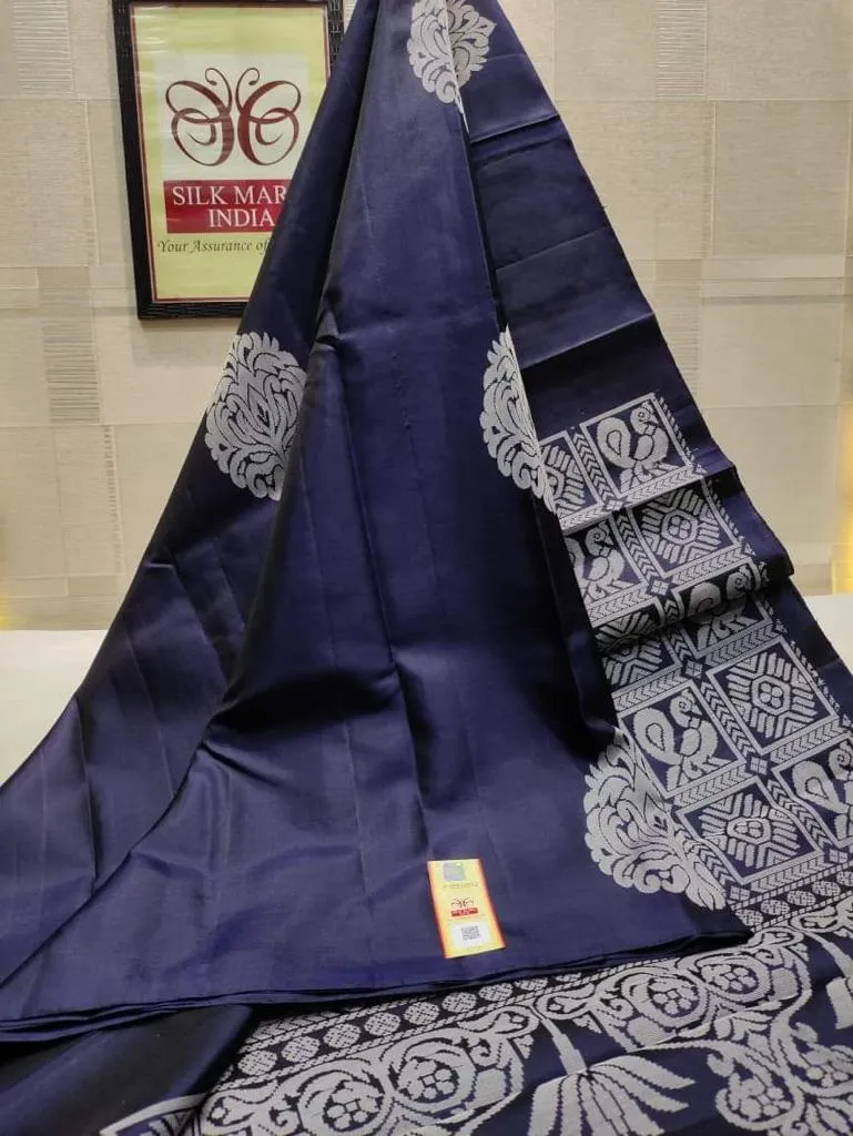 Lagniappe Navy Blue Soft Silk Saree With Propinquity Blouse Piece