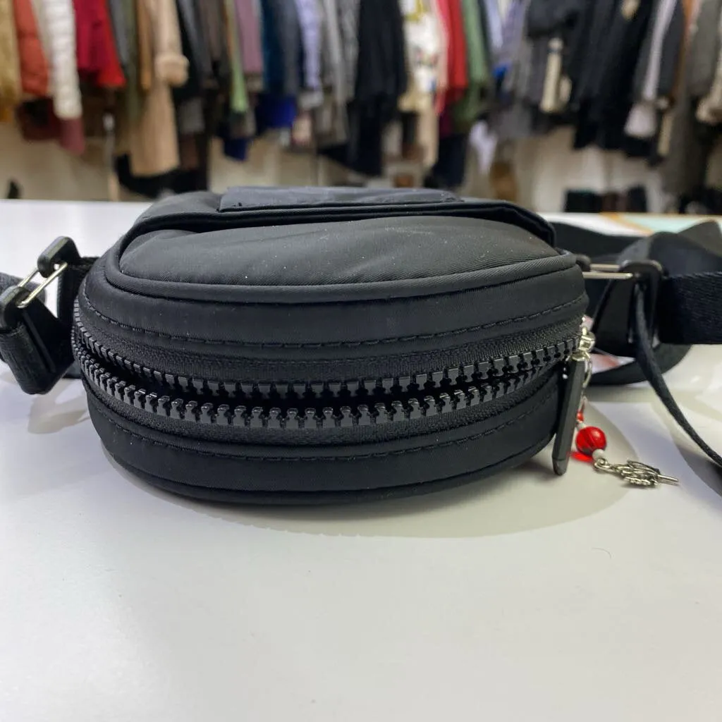 Lululemon Canada phone bag