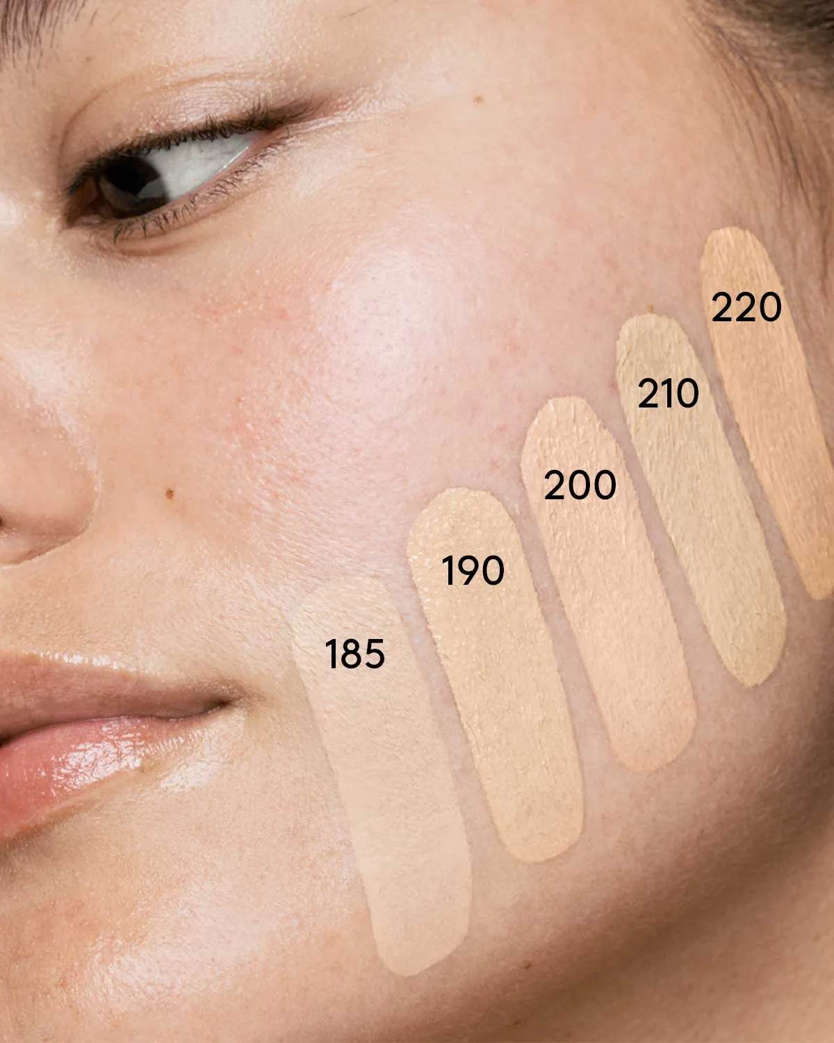Soft'lit Naturally Luminous Longwear Foundation — 210