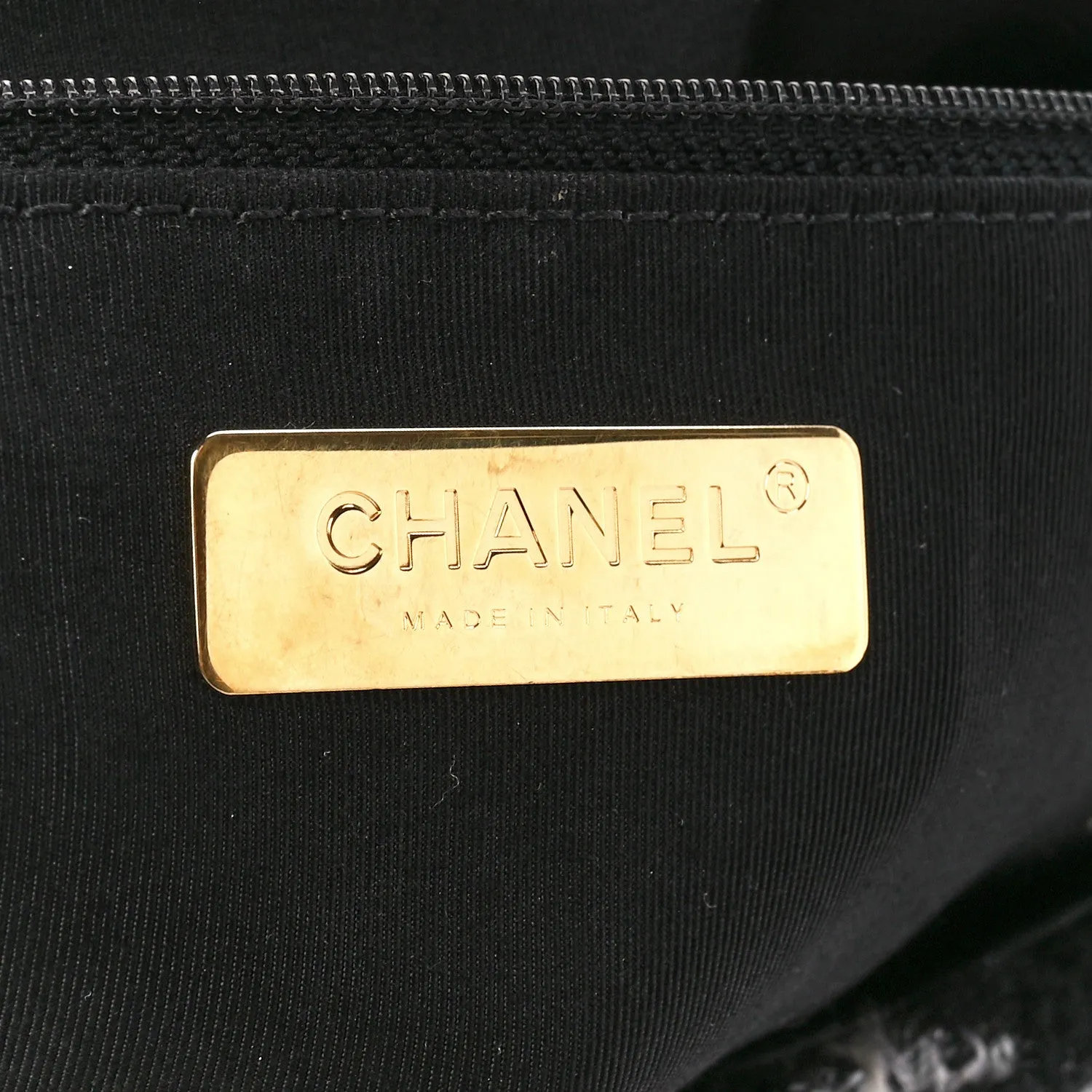 Tweed Quilted Medium Chanel 19 Flap Black Ecru White
