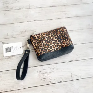 Wristlet in Leopard Bold, Onyx